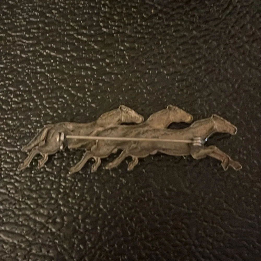 Vintage sterling Silver Horse Brooch - Picture 2 of 3